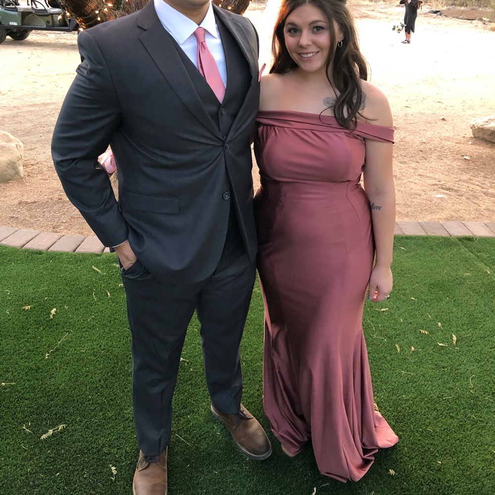 Formal dress - Picture 6 of 7